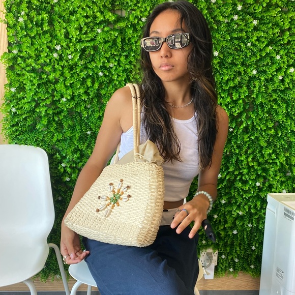 Meet your Posher, Lauren - Picture 1 of 1